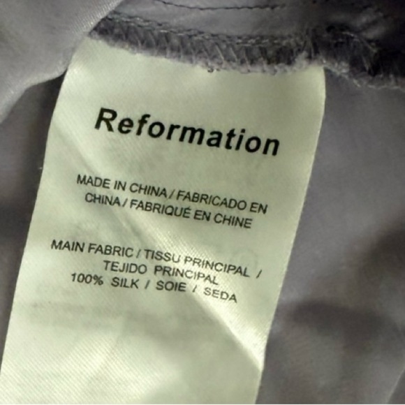 Reformation Spritz Silk Strapless Silk Top
Size Medium Lilac - Picture 3 of 8